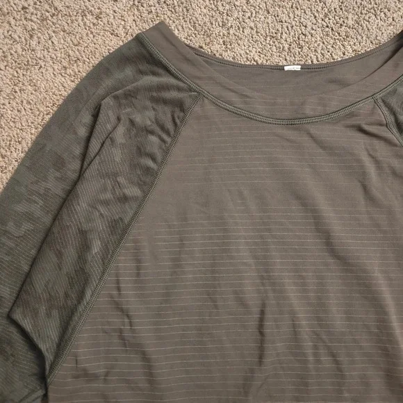 Lululemon Swiftly Tech Long Sleeve Top Camo‎ Sleeve Stripe Olive Green Women's M - Picture 9 of 12
